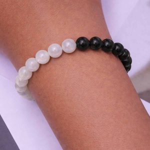 Brățară din pietre naturale de Onix Alb și Onix Negru, 8 mm, pe fir elastic de înaltă calitate